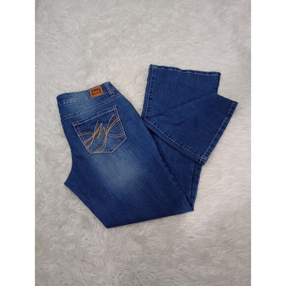 LEI Ashley Low Rise  Women's Bootcut Jeans Size 7 Short Blue Ligh Wash Denim - Picture 1 of 10